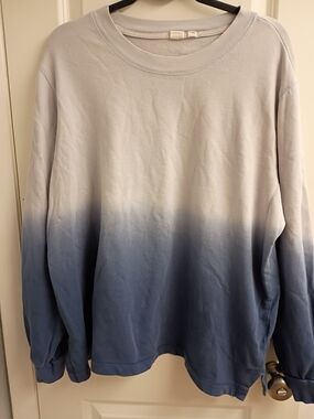 GAP Ombre Crewneck Sweatshirt in Light Blue to Navy